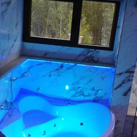 Apartamentos Los Robles Alcala del Jucar Exteriör bild