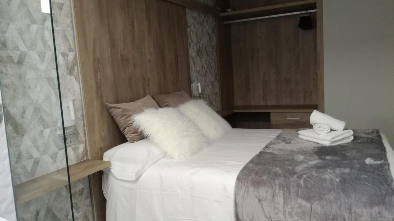 Apartamentos Los Robles Alcala del Jucar Exteriör bild