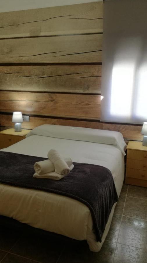 Apartamentos Los Robles Alcala del Jucar Exteriör bild
