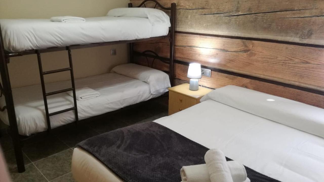 Apartamentos Los Robles Alcala del Jucar Exteriör bild