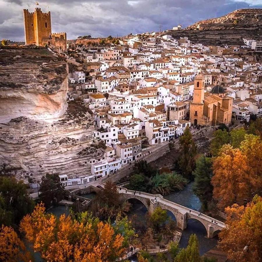 Apartamentos Los Robles Alcala del Jucar Exteriör bild