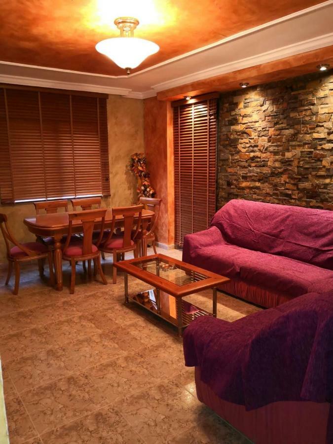 Apartamentos Los Robles Alcala del Jucar Exteriör bild