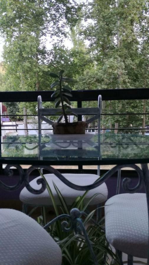 Apartamentos Los Robles Alcala del Jucar Exteriör bild